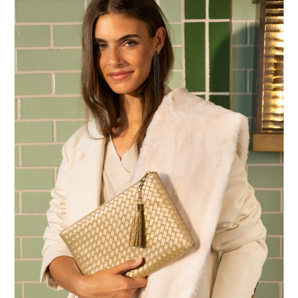 VIRGINIA WOLF Mimi Woven Pouch Metallic Gold Vegan Leather Curateur Rachel Zoe - Picture 5 of 8